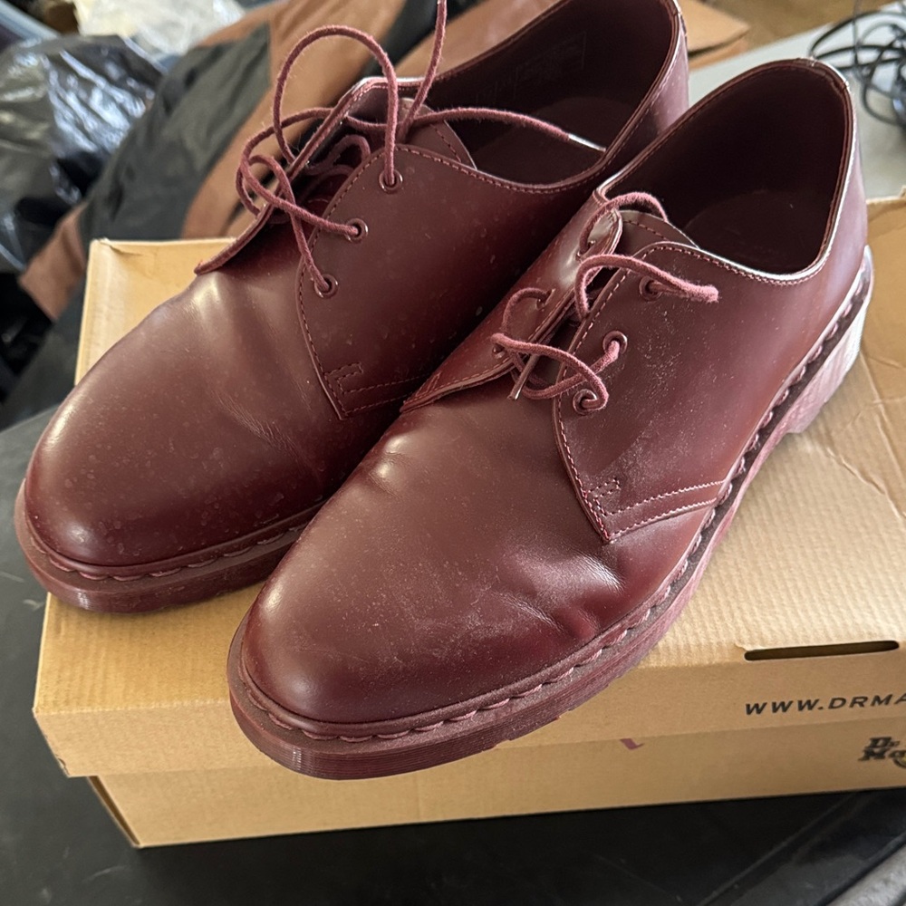Men's Casual Lace-Up Shoes in Burgundy